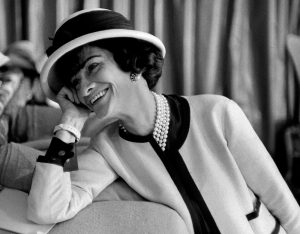 Leia mais sobre o artigo Aula de História da Moda
